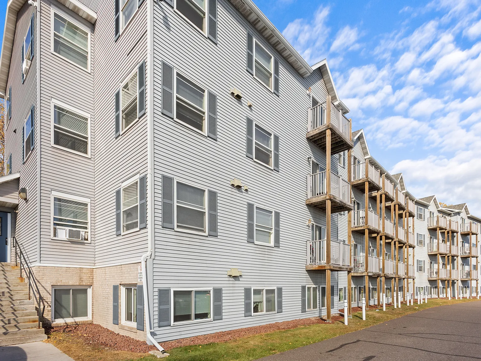 Glen Place Apartments — Photo 1
