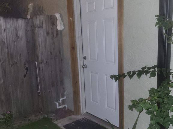 4th image of 3923 Valencia Grove Ln