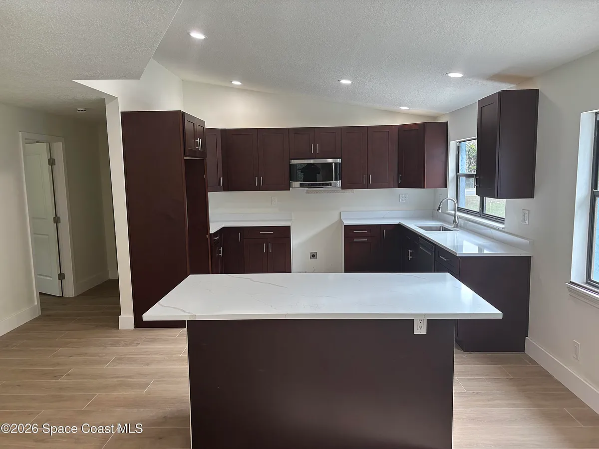 Building Photo - 6335 S Tropical Trl