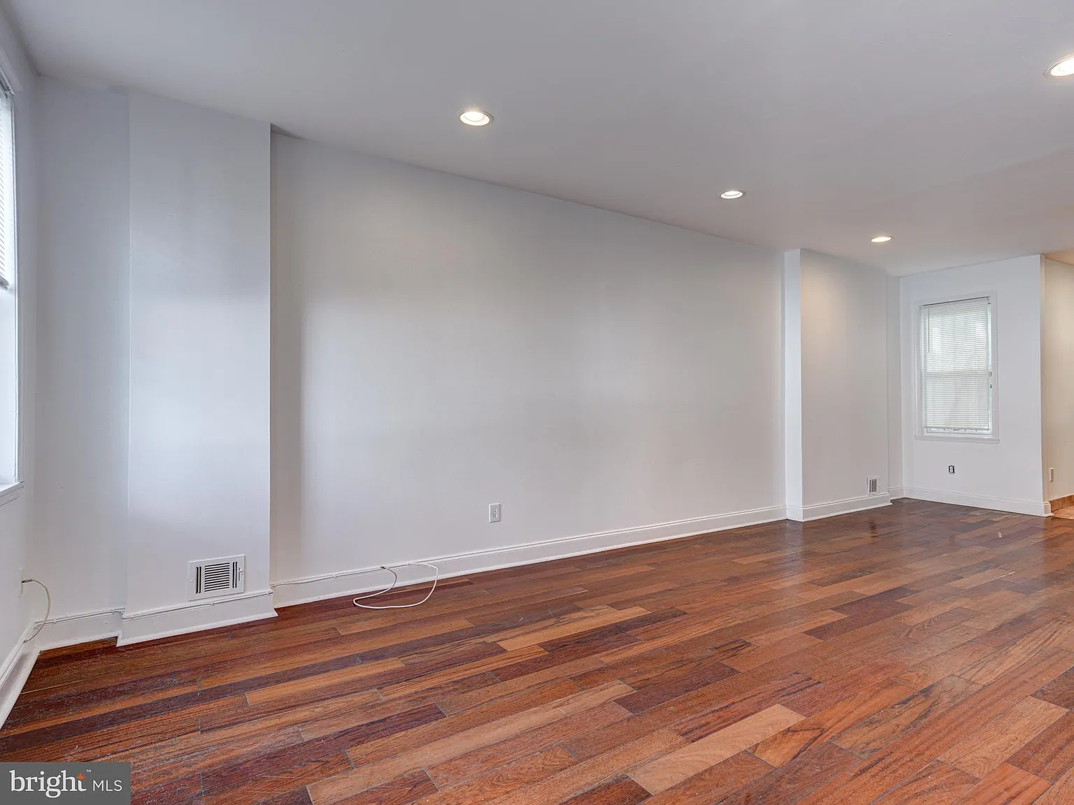 3 bed, 1.5 bath, 1701 sqft, $1,750 — Photo 4