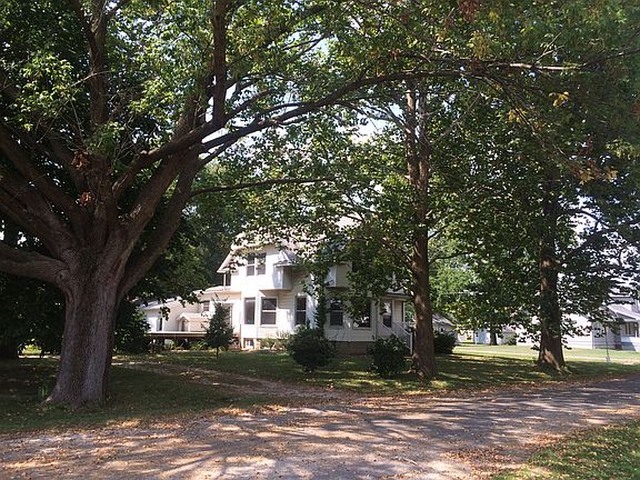 3rd image of 302 Central Ave