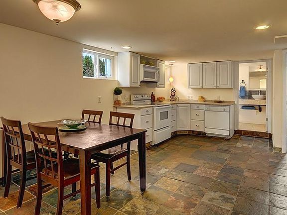 Kitchen & Dining Room