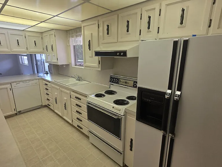 3565 Eccles Ave #UP — Photo 7