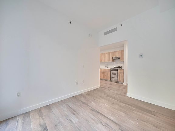 5th image of 63 W 104th St #Co1