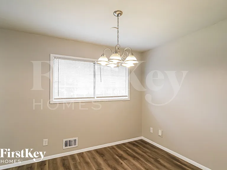 1199 Pineglen Dr — Photo 6