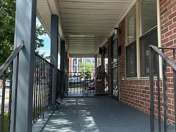 3rd image of 1917 W Master St