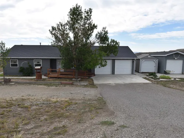 8 Sage Rd, Cody, WY 82414
