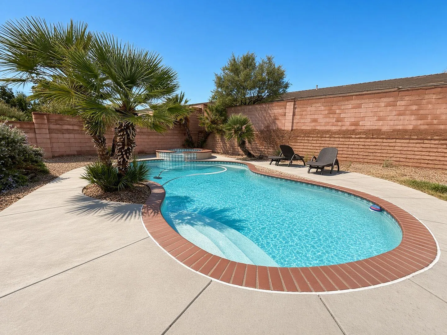 4 bedroom pool home in Coral Canyon! — Photo 3