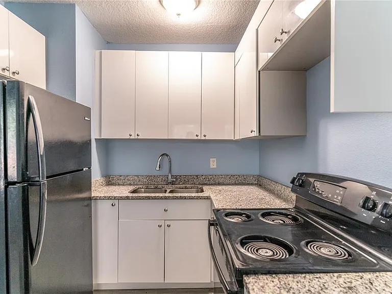 1207 W Cypress St — Photo 8
