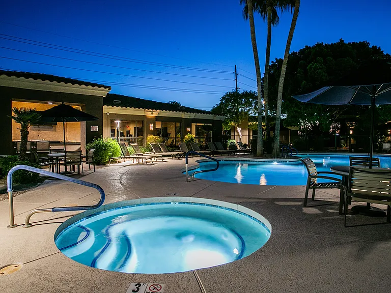 Year Round Spa/ Hot Tub