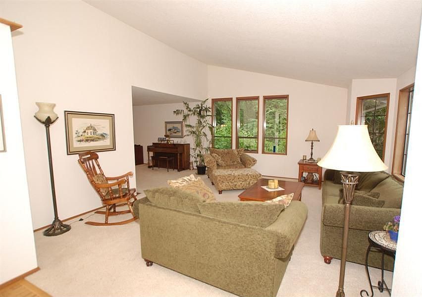 2nd image of 2617 NE 185th St