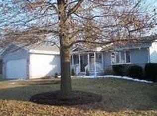 741 S Vista Dr, Algonquin, IL 60102