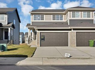 537 S Chelsea Gdns, Chestermere, AB T1X2V5