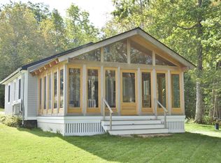 7 Lake Shore Ln, Searsport, ME 04974