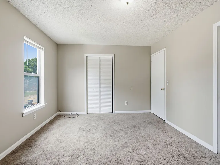 1241 N Graycroft Ave — Photo 19