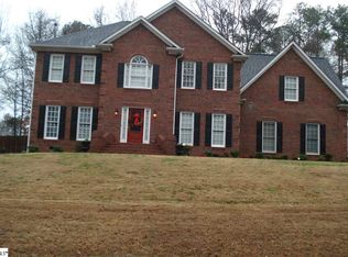 214 Willow Leaf Ct, Spartanburg, SC 29301