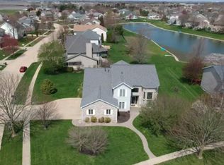 2702 Pine Valley Dr, Champaign, IL