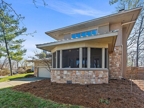 2nd image of 580 Harpeth Trace Dr