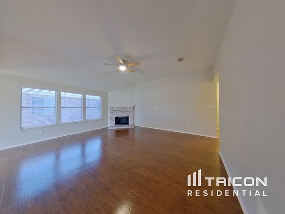 2nd image of 4101 Majestic Ct