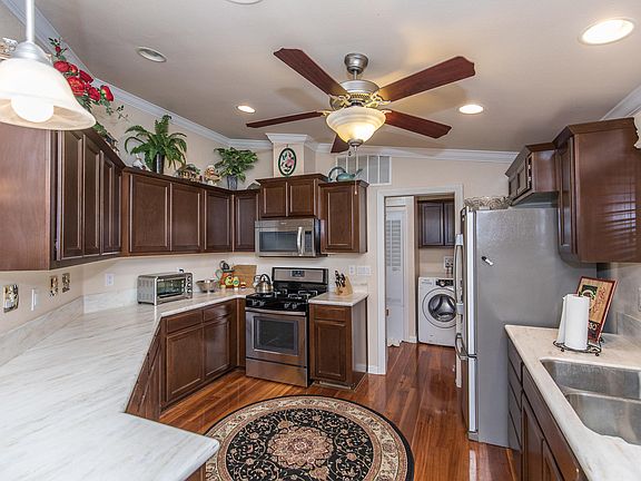 2nd image of 33 Nottingham Rd