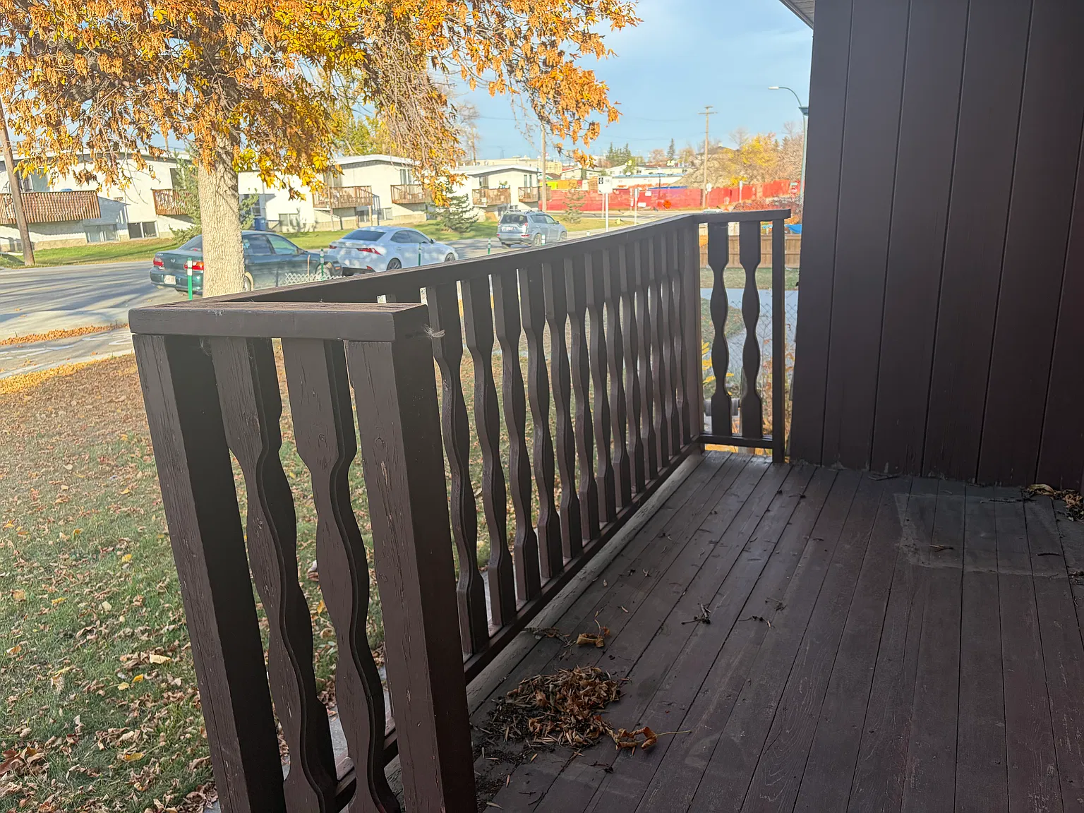 Charming 3 Bed Main Floor | 1 Bath | Newly Painted + Convenient SE Location with Garage! — Photo 2