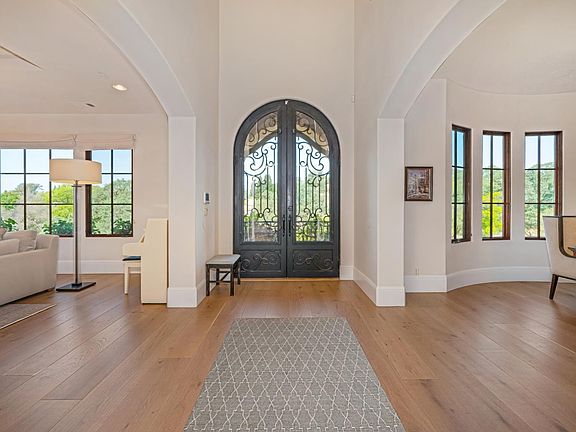 5th image of 2020 Shady Trail Ln