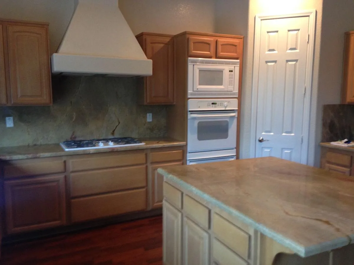 4 bed, 2476 sqft, $3,450 — Photo 3