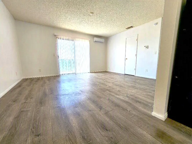 16518 Avalon Ave #2 — Photo 2