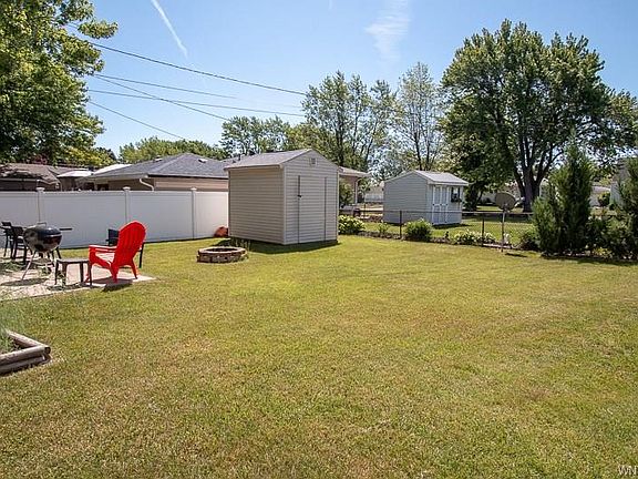 4th image of 32 Coshway Pl