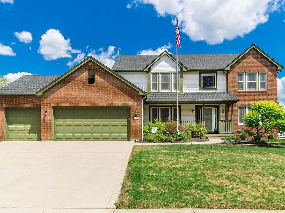 1st image of 2655 Woods Cres
