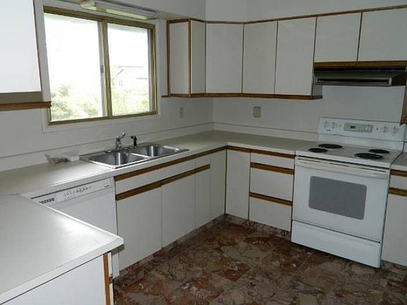 Spacious Kitchen