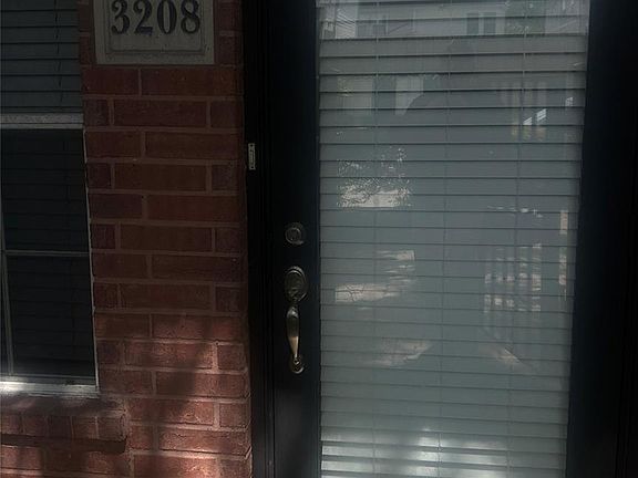 5th image of 3208 Jackson St #1