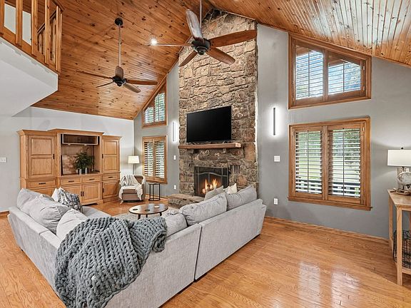 4th image of 1707 Lawson Oaks Dr