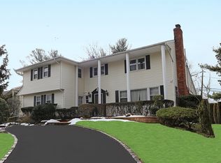 35 Dogwood Rd, Searingtown, NY 11507