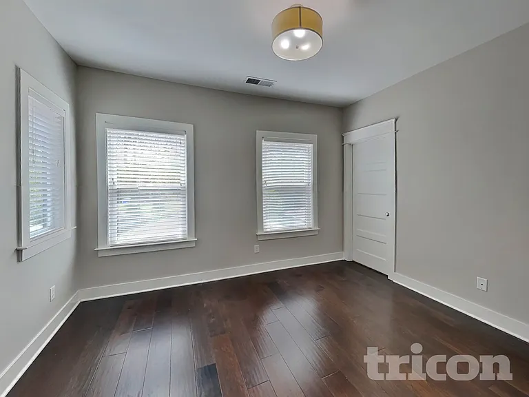 1244 Hillwood Private Cv — Photo 9