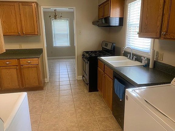 3rd image of 4262 Hilldale Ave