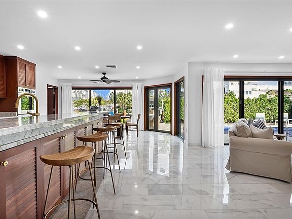 5th image of 3208 NE 40th Street