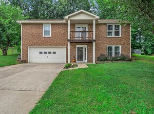 325 Cottonwood Ct, Clarksville, TN 37040