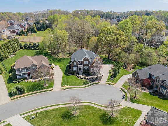 2nd image of 307 Hollister Estates Dr