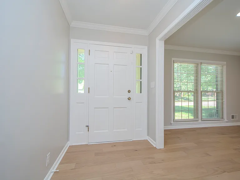 11802 Robindale Rd — Photo 22