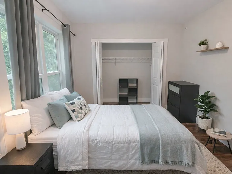 707 E Seneca St. — Photo 34