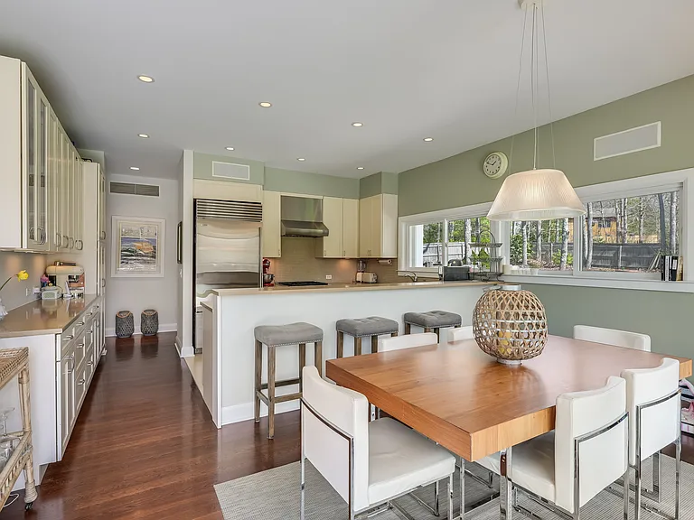 30 Harbor View Dr — Photo 6