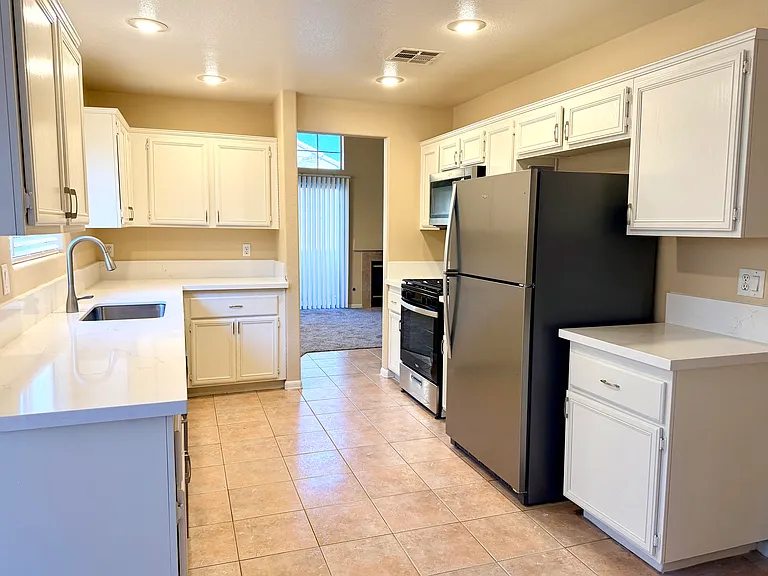2255 Ramsgate Dr — Photo 2