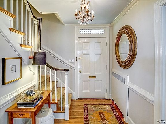 4th image of 113 W Oxford Cir