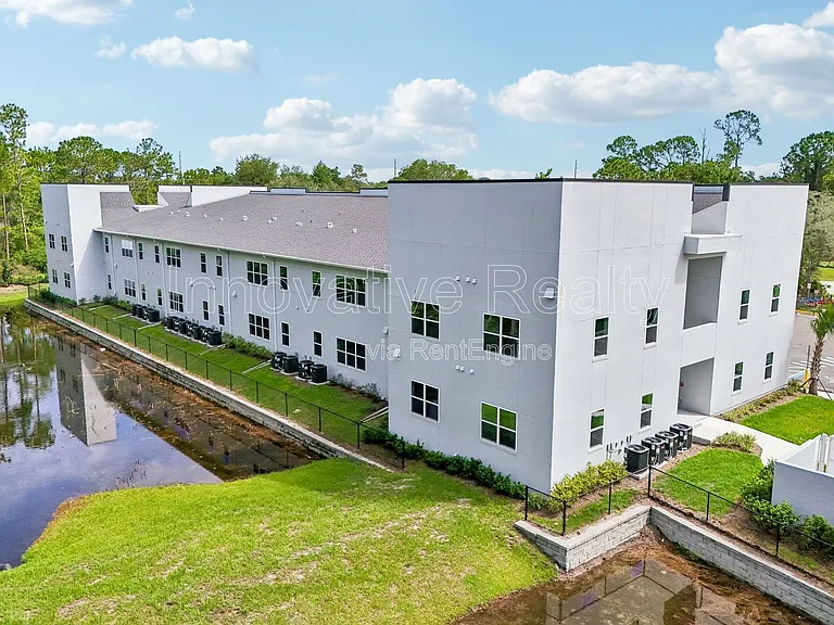 Las Palmas Apartments — Photo 37