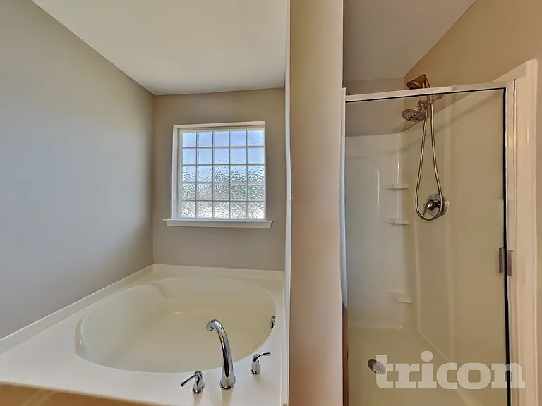 514 Kerriann Ln — Photo 12