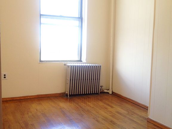 4th image of 127 Columbia St APT 2