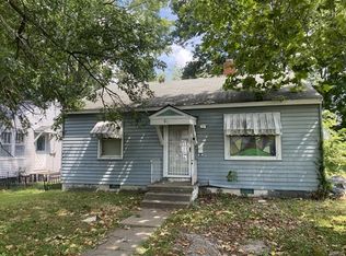 810 E 12th St, Centralia, IL 62801