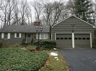 11 Strong Dr, Kinnelon, NJ 07405