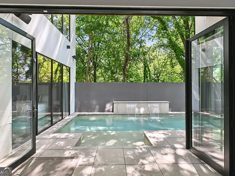 818 Verner St NW — Photo 15